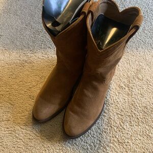 Tecovas “The Shane” roper boots in suede